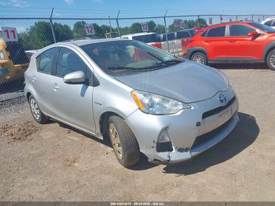 TOYOTA PRIUS C 2013