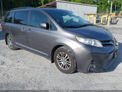 TOYOTA SIENNA 2020