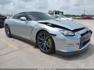 NISSAN GT-R 2012