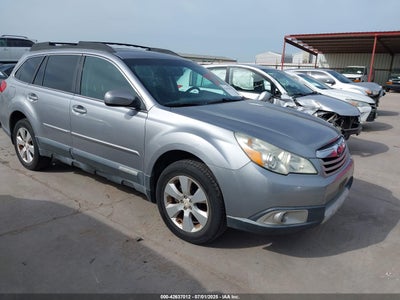 SUBARU OUTBACK 2011