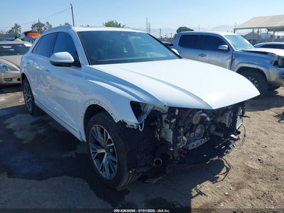 AUDI Q8 2024