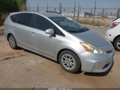 TOYOTA PRIUS V 2014