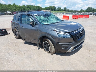 NISSAN PATHFINDER 2024