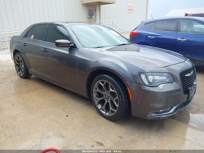 CHRYSLER 300 2015