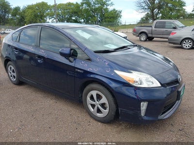 TOYOTA PRIUS 2014