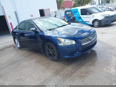 NISSAN MAXIMA 2010