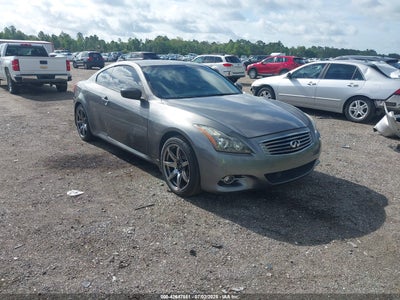 INFINITI G37 2011