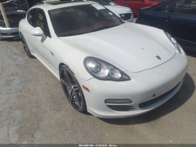 PORSCHE PANAMERA 2011