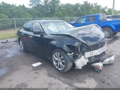 INFINITI M37 2012