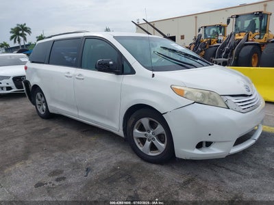 TOYOTA SIENNA 2011