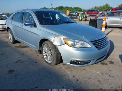 CHRYSLER 200 2013