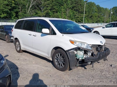TOYOTA SIENNA 2013