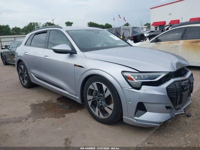 AUDI E-TRON 2022