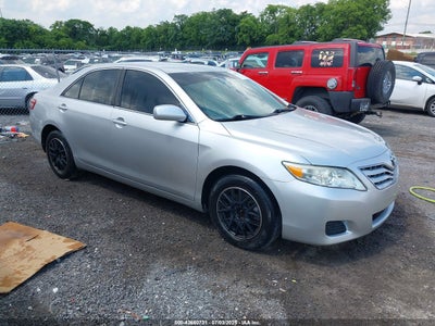 TOYOTA CAMRY 2011
