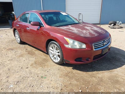NISSAN MAXIMA 2012