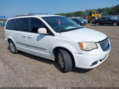 CHRYSLER TOWN & COUNTRY 2014