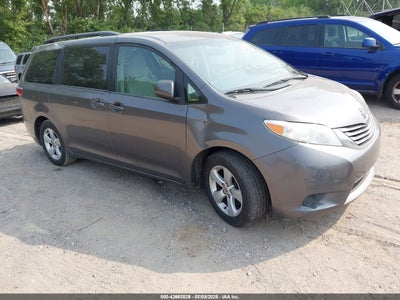 TOYOTA SIENNA 2017