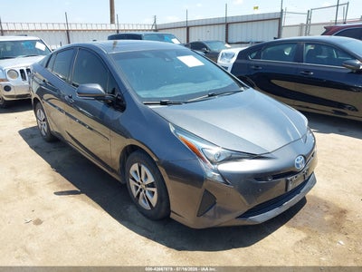 TOYOTA PRIUS 2017