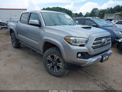 TOYOTA TACOMA 2017