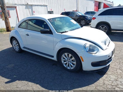 VOLKSWAGEN BEETLE 2016