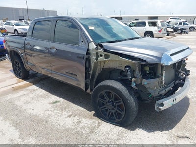 TOYOTA TUNDRA 2020