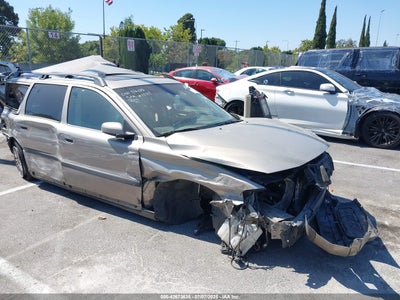 VOLVO V70 2004