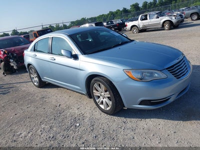 CHRYSLER 200 2013