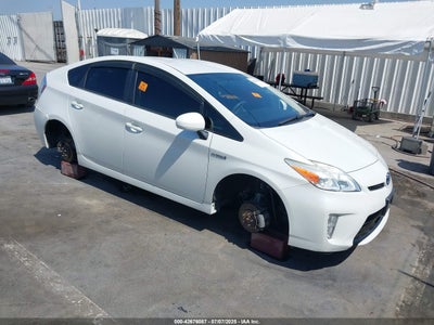 TOYOTA PRIUS 2015