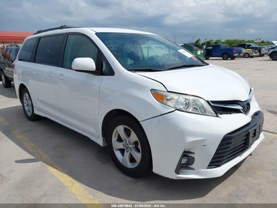 TOYOTA SIENNA 2018