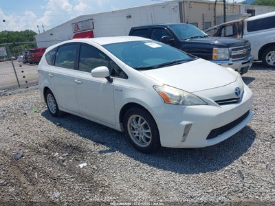 TOYOTA PRIUS V 2013