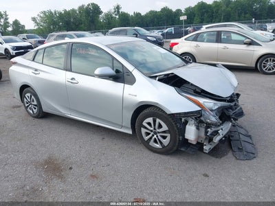 TOYOTA PRIUS 2017