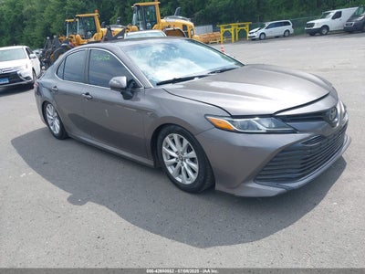 TOYOTA CAMRY 2018