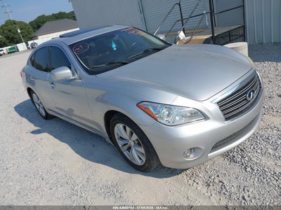 INFINITI M37 2011