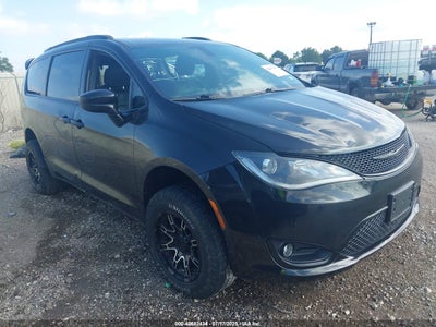 CHRYSLER PACIFICA 2018