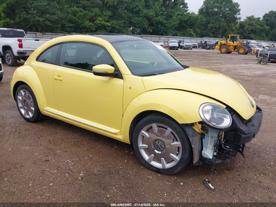 VOLKSWAGEN BEETLE 2013