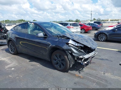 TESLA MODEL Y 2025