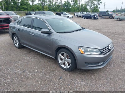 VOLKSWAGEN PASSAT 2013