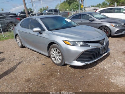 TOYOTA CAMRY 2020