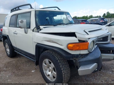 TOYOTA FJ CRUISER 2010
