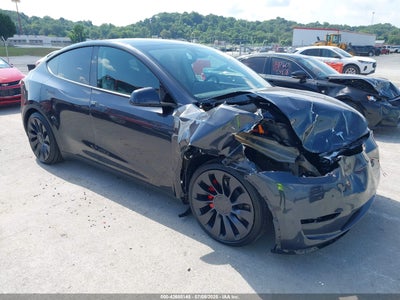 TESLA MODEL Y 2025