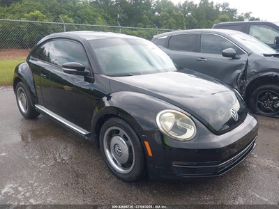 VOLKSWAGEN BEETLE 2013