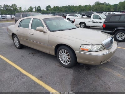 LINCOLN TOWN CAR 2006