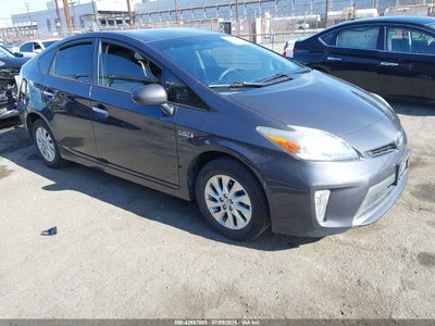 TOYOTA PRIUS PLUG-IN 2014