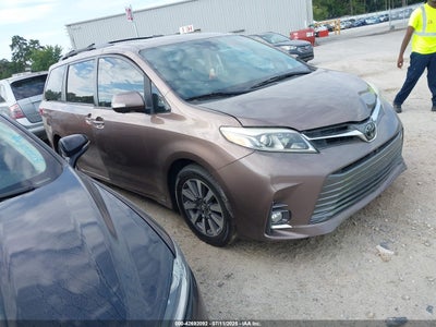 TOYOTA SIENNA 2019