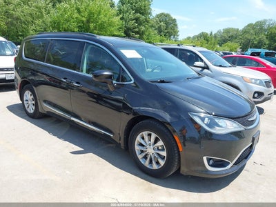 CHRYSLER PACIFICA 2017