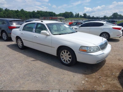 LINCOLN TOWN CAR 2009