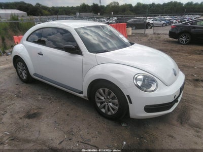VOLKSWAGEN BEETLE 2015