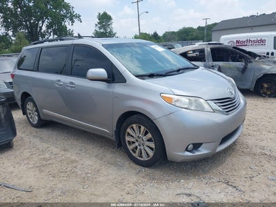 TOYOTA SIENNA 2017