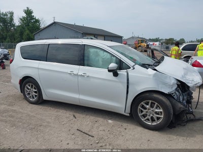 CHRYSLER VOYAGER 2023