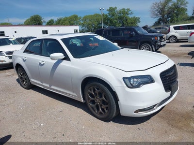 CHRYSLER 300 2019